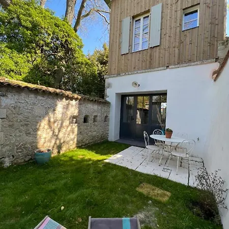La Maison Du Gardien Holiday home